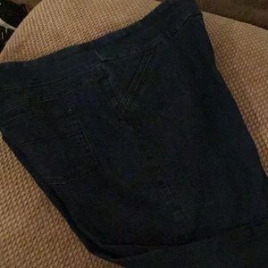 Westbound Petite elastic waist jeans slimming!